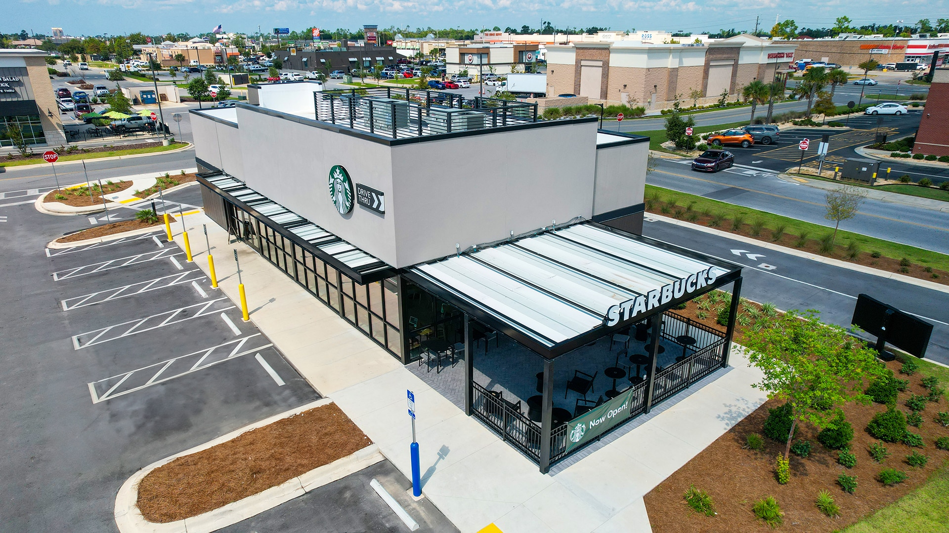 Free-Standing QSR Shell // Starbucks Panama City
